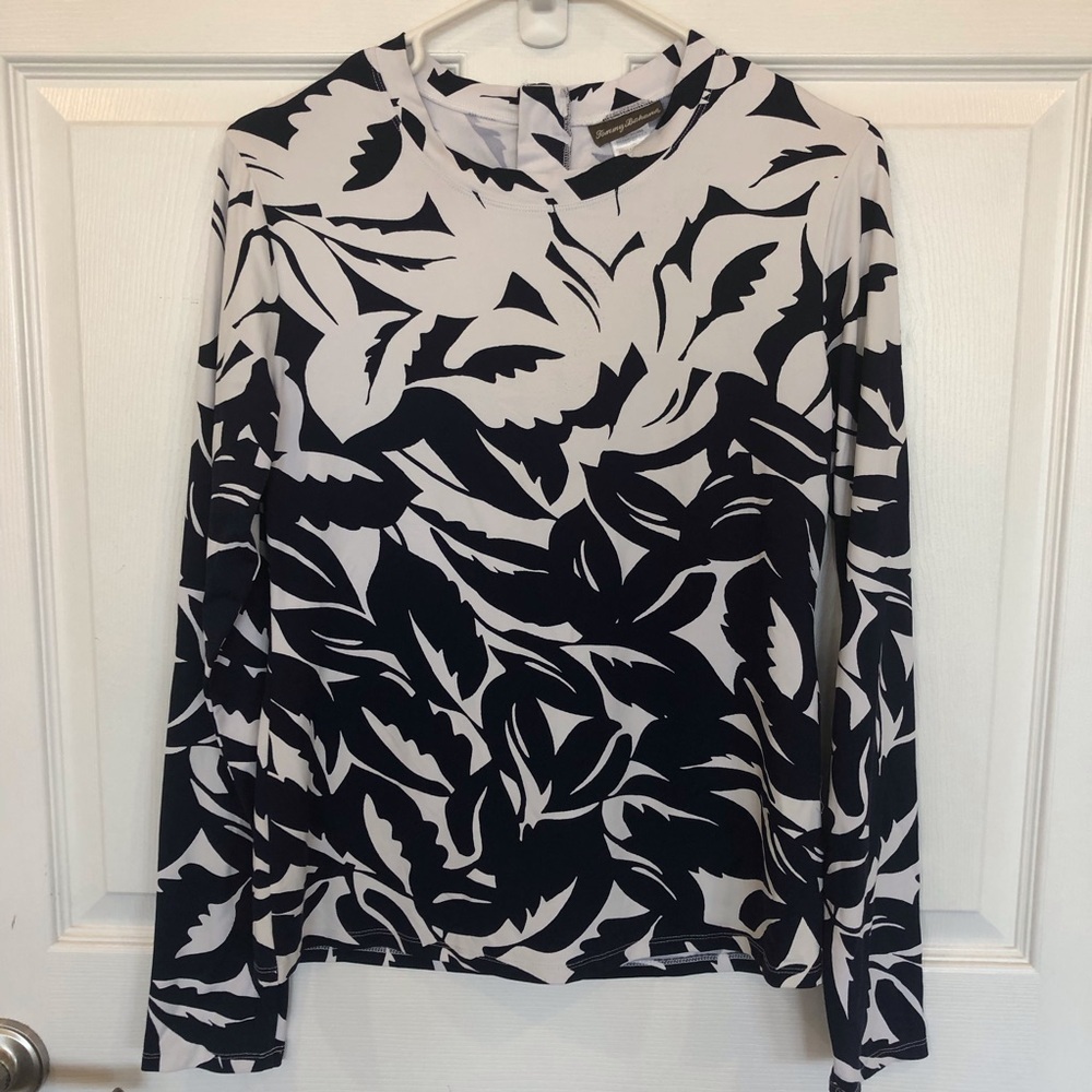 Black & White Leaf-Print Long Sleeve Swim Coverup